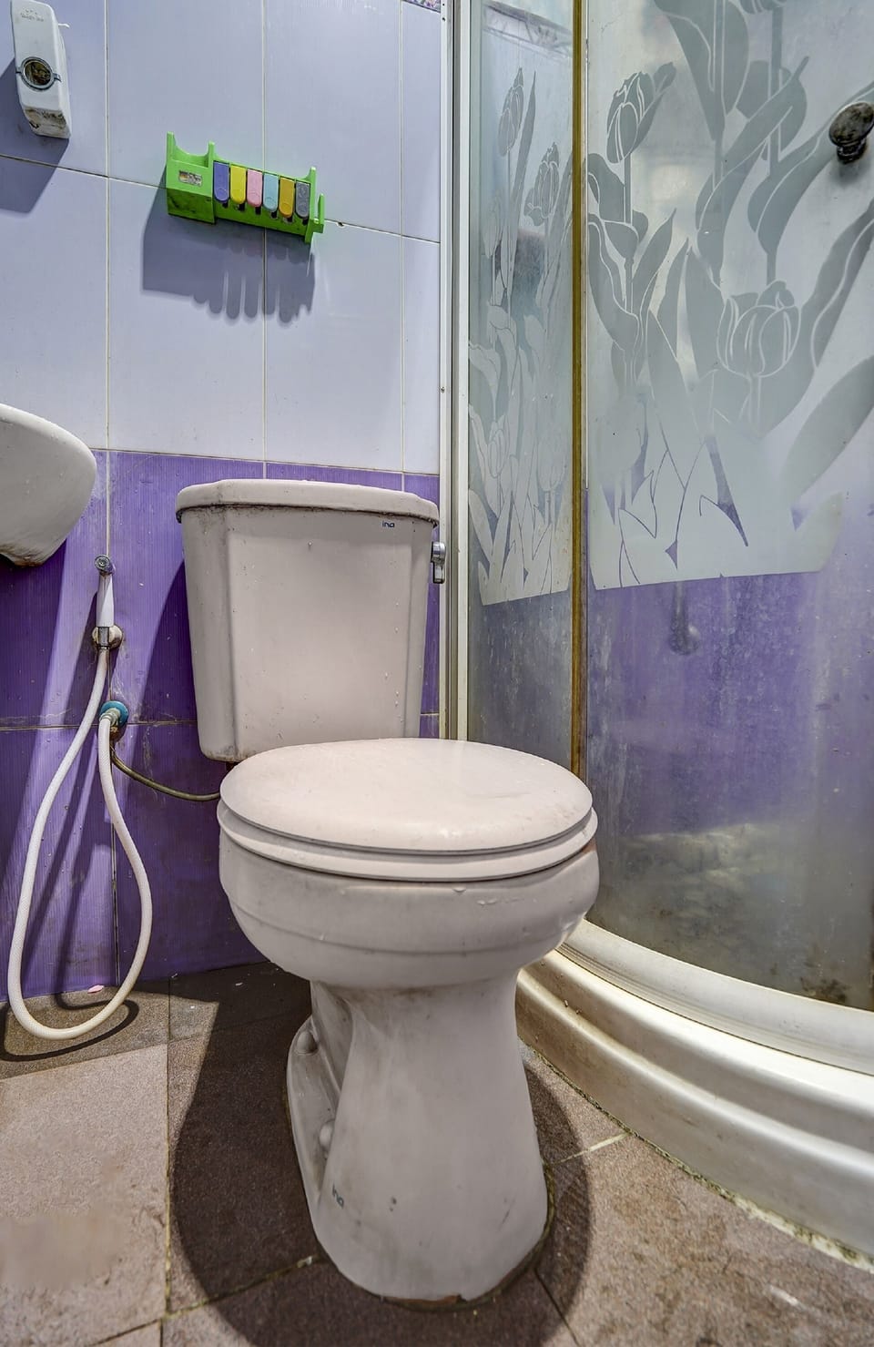 Basic Double Room | Bathroom | Shower, towels, toilet paper
