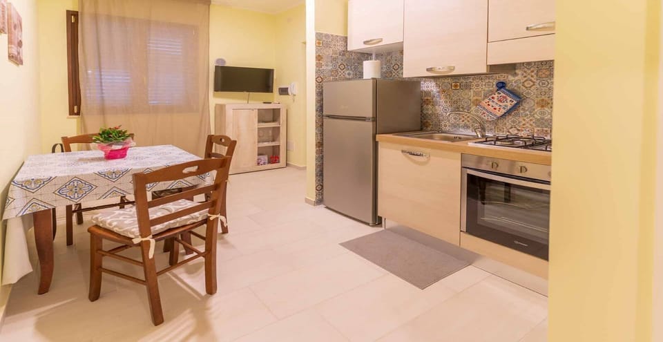 Comfort Room | Living area | 40-inch LCD TV with digital channels, TV, fireplace