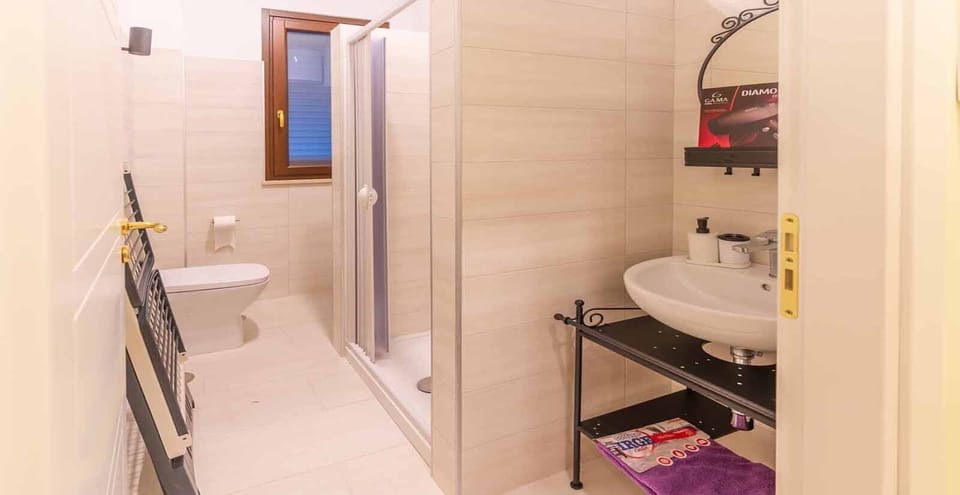Comfort Room | Bathroom | Shower, rainfall showerhead, hair dryer, bidet