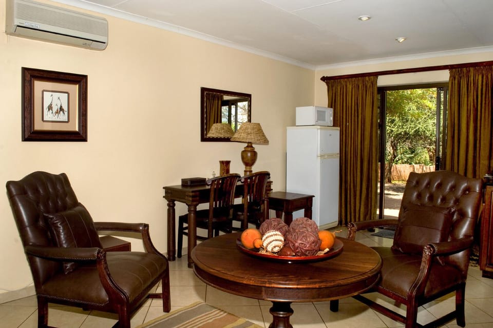 Selati 8 - Luxury Unit | Living area | 32-inch LED TV with satellite channels, TV