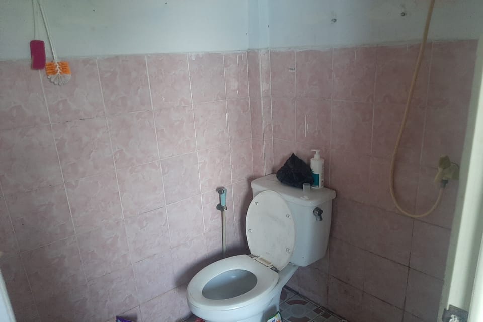 Standard Double Room | Bathroom | Shower, rainfall showerhead, towels, toilet paper