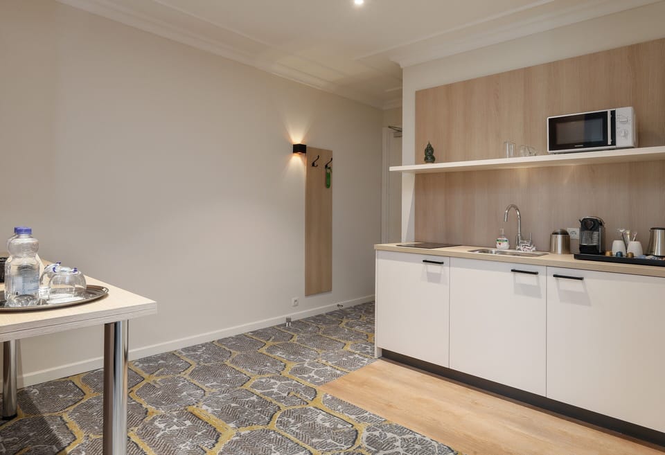 Junior Studio Suite | Premium bedding, in-room safe, free WiFi, bed sheets