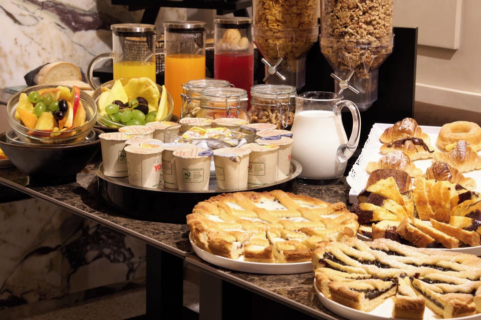 Free daily buffet breakfast