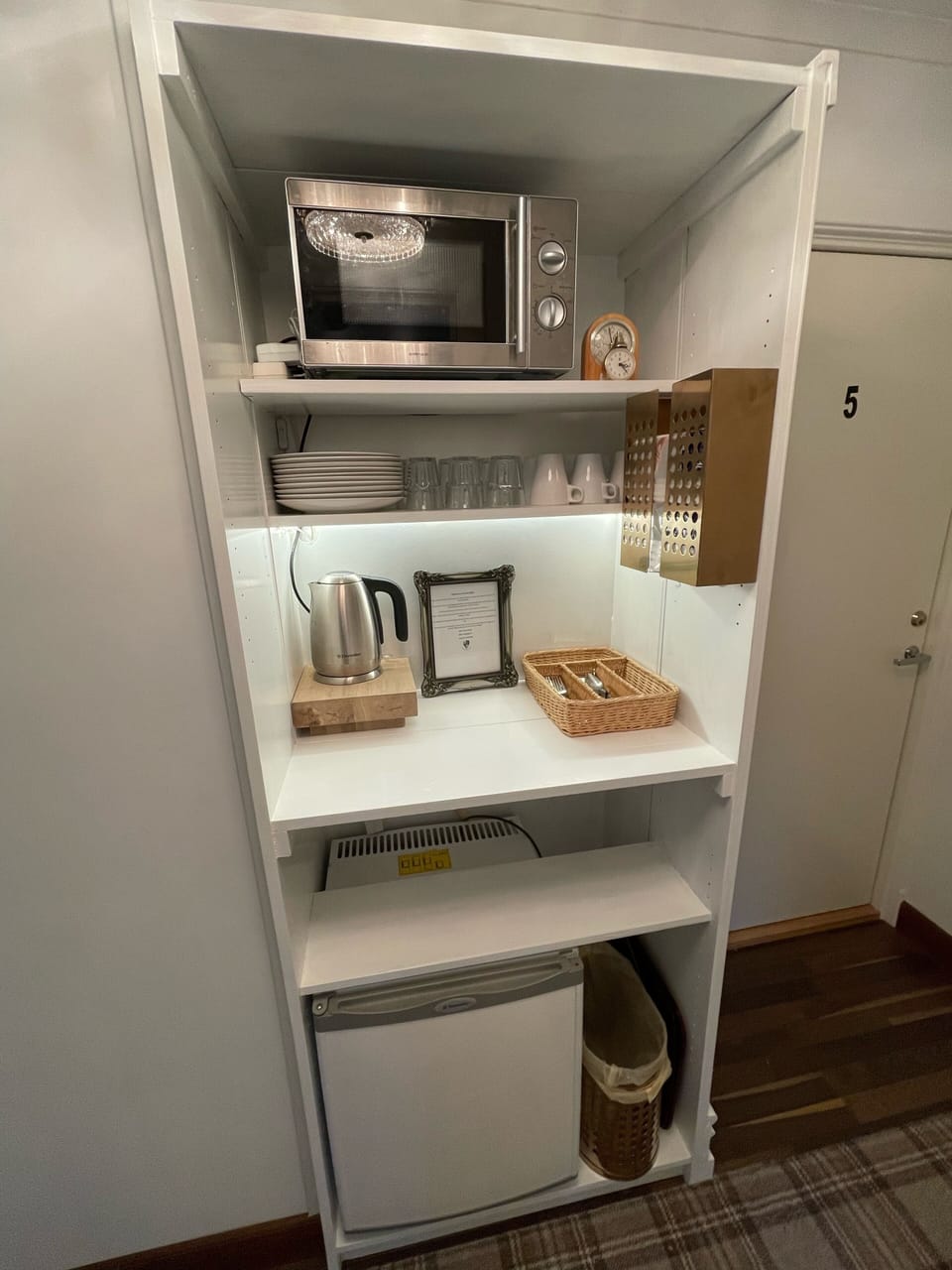 Fridge, microwave