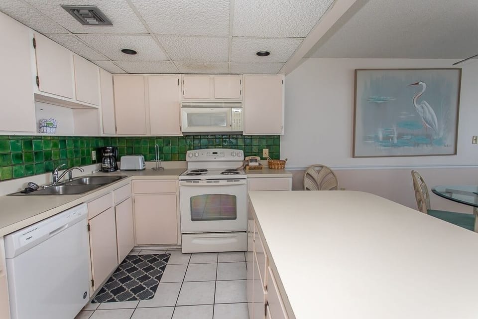 Condo, 2 Bedrooms | Private kitchen | Coffee/tea maker, fridge, oven, toaster