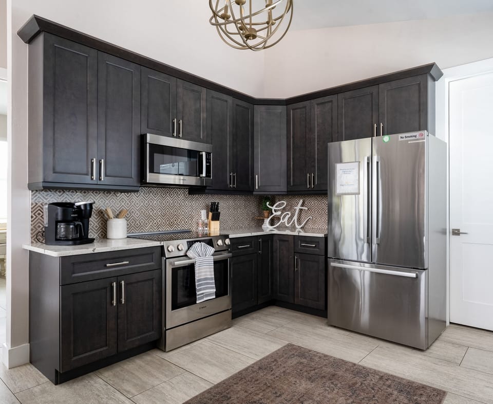 House, 4 Bedrooms | Private kitchen | Coffee/tea maker, fridge, oven, toaster