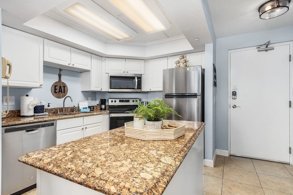Condo, 2 Bedrooms | Private kitchen