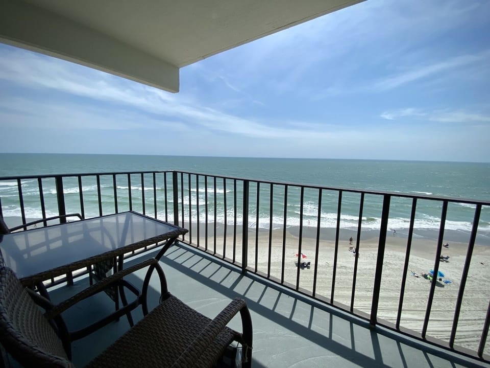 Condo, 2 Bedrooms | Property grounds