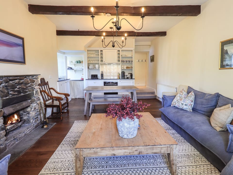 Cottage | Living area | Fireplace