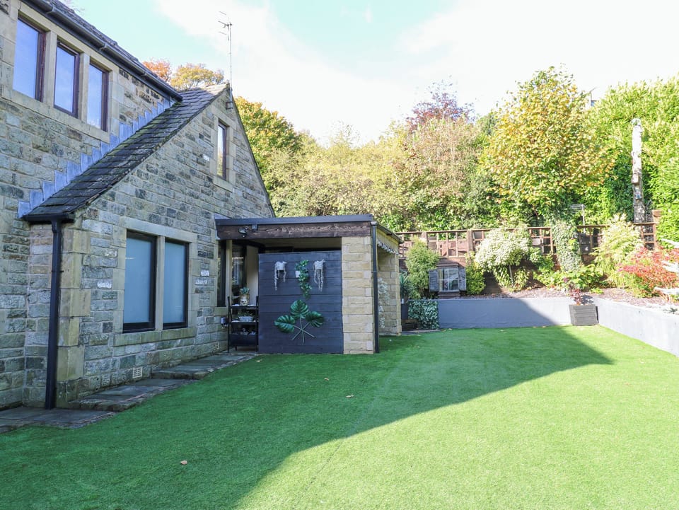 Cottage | Property grounds