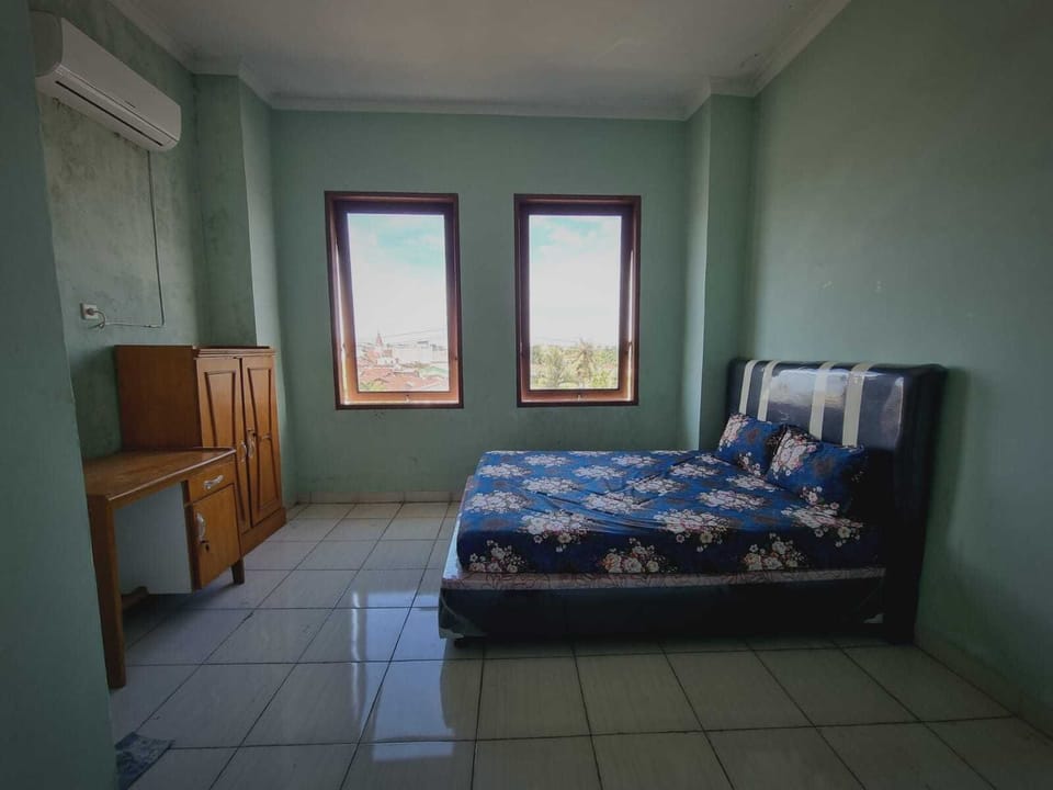Deluxe Double Room | Desk, WiFi (free), bed sheets