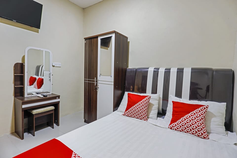 Standard Double Room | Desk, WiFi (free), bed sheets