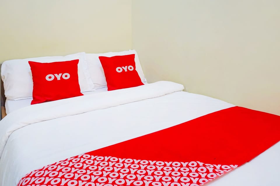 Deluxe Double Room | In-room safe, desk, laptop workspace, free WiFi