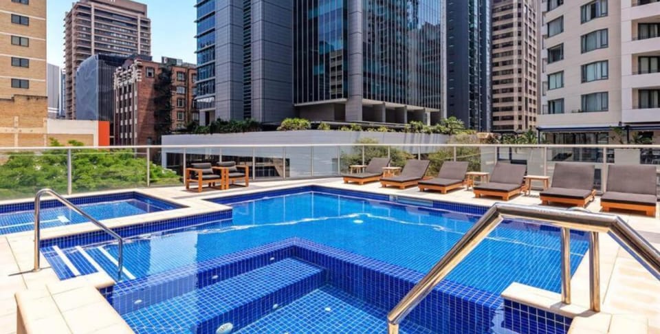 2 outdoor pools