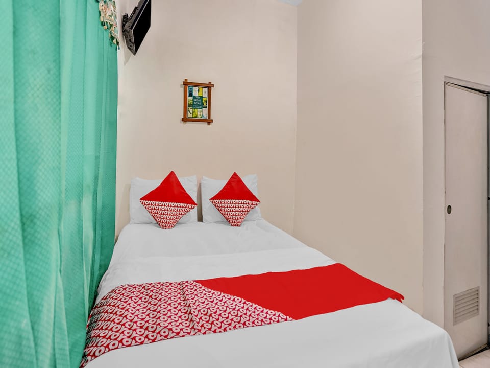 Standard Double Room | Free WiFi, bed sheets