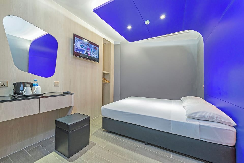 Superior Double Room | Desk, WiFi (free), bed sheets