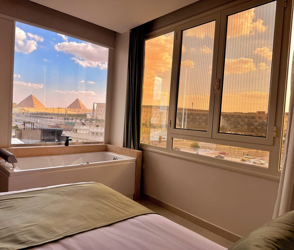 Executive Suite | Individually decorated, individually furnished, desk, free WiFi