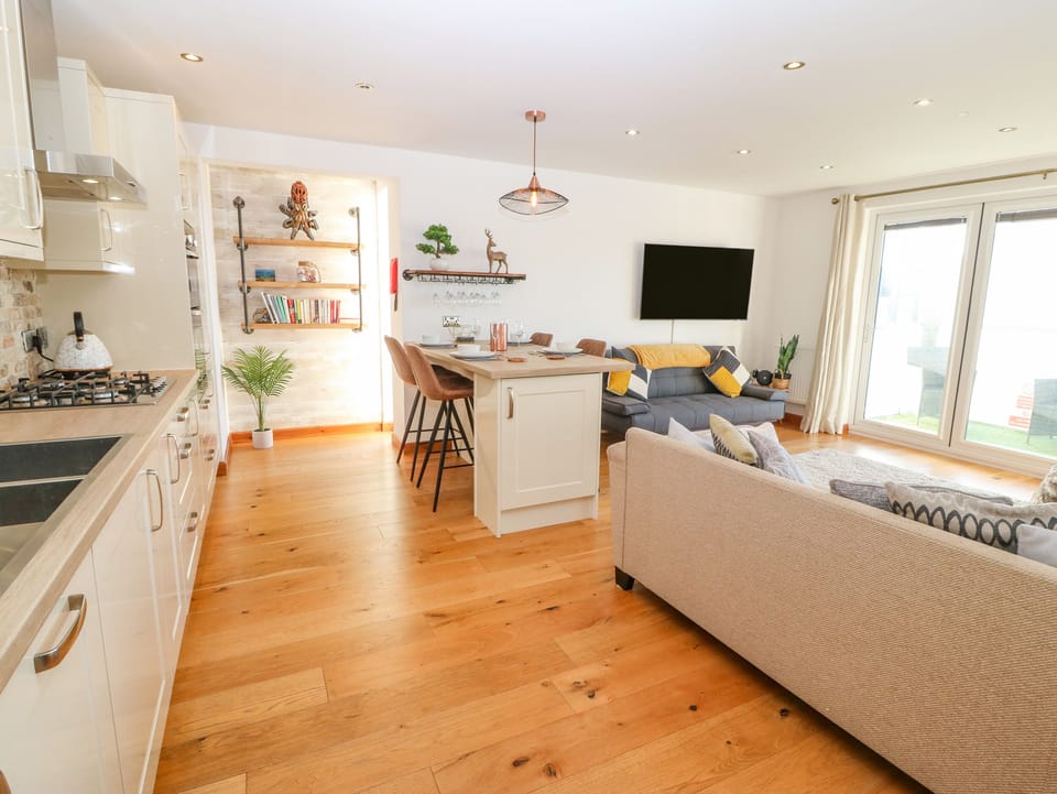 Fridge, dishwasher, electric kettle, toaster