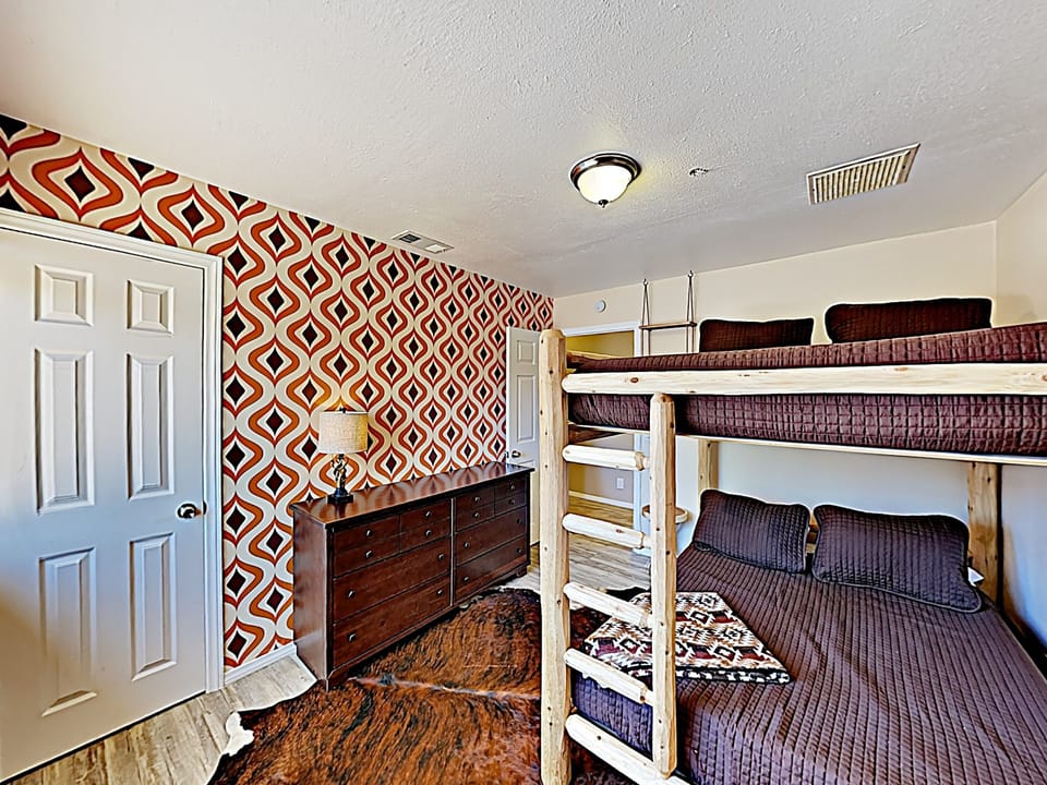 House, 3 Bedrooms | 3 bedrooms, individually decorated, individually furnished, free WiFi