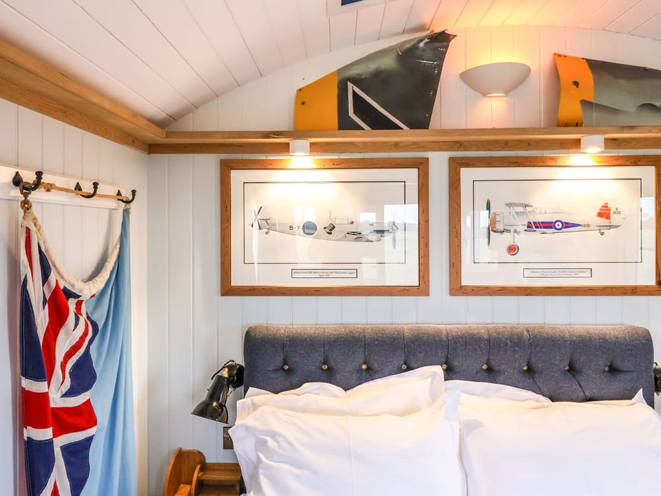 1 bedroom, individually decorated, individually furnished, free WiFi