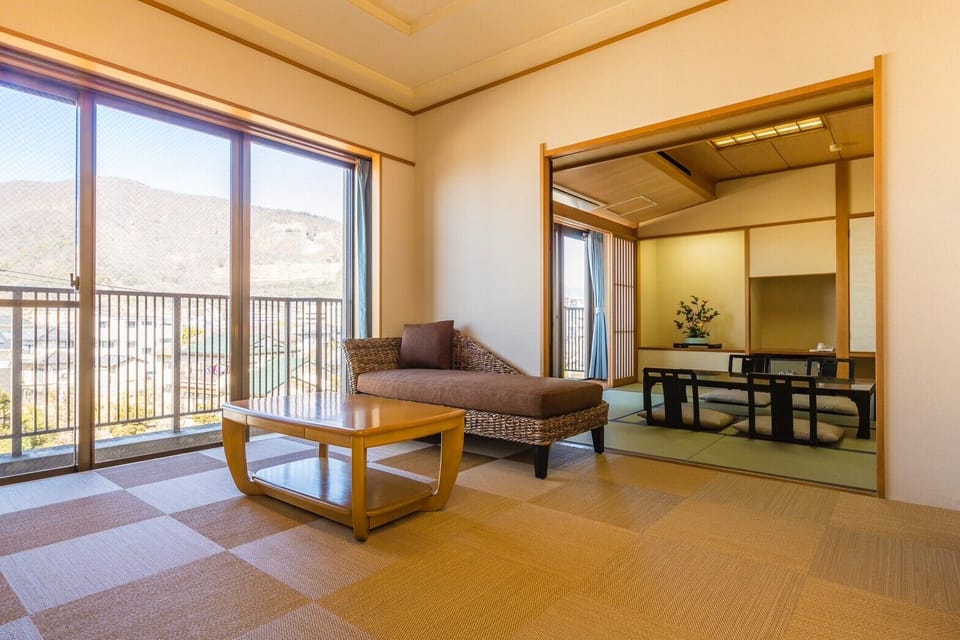 Deluxe Room, Non Smoking | Living area