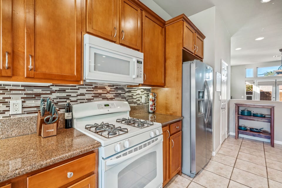 Luxury House | Private kitchen | Fridge, microwave, oven, dishwasher