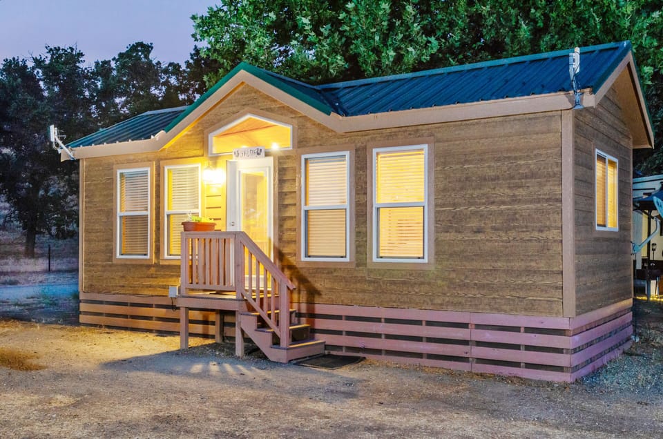 Cabin, 2 Bedrooms, Non Smoking, Kitchenette (Linens Included, Pets Allowed) | WiFi