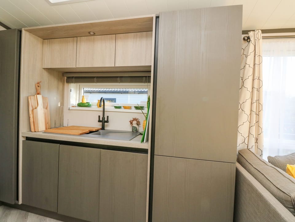 Fridge, dishwasher, electric kettle, toaster
