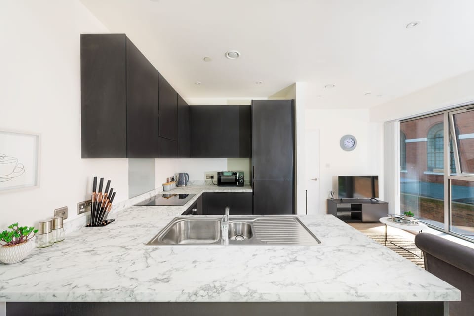 Apartment | Private kitchen | Fridge, microwave, oven, stovetop