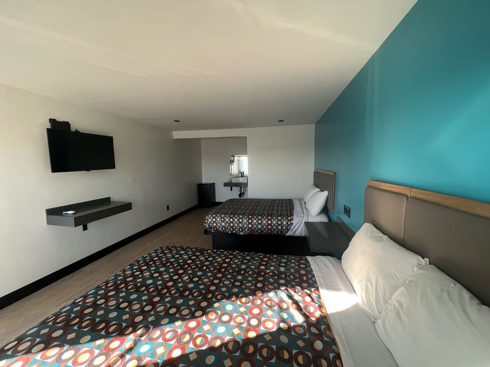 Premium Room, 2 Queen Beds | WiFi (free)