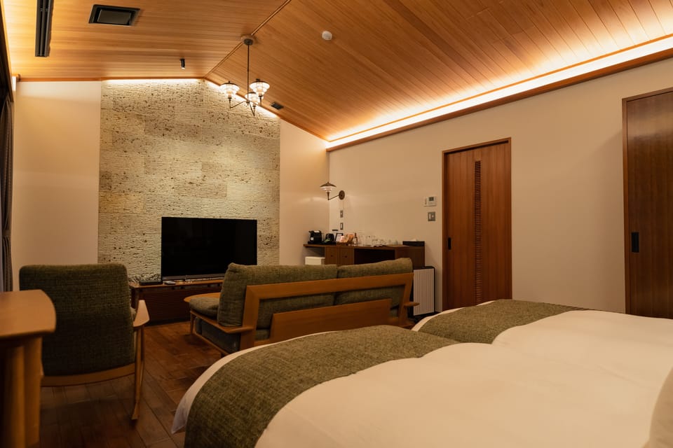 Deluxe Studio Suite, 1 Bedroom, Non Smoking, Annex Building | Minibar, in-room safe, desk, laptop workspace