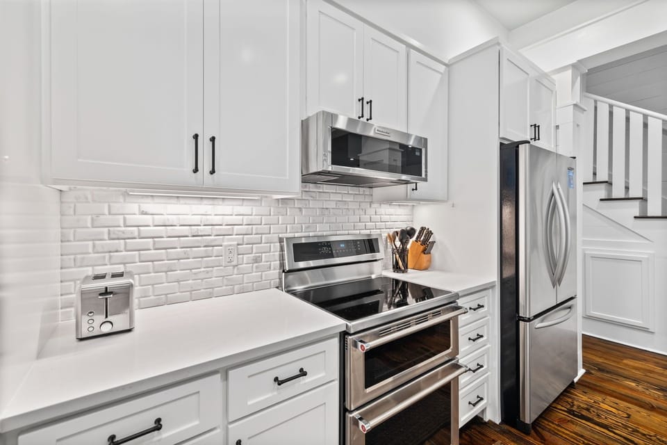 House, 4 Bedrooms | Private kitchen | Coffee/tea maker, fridge, oven, toaster
