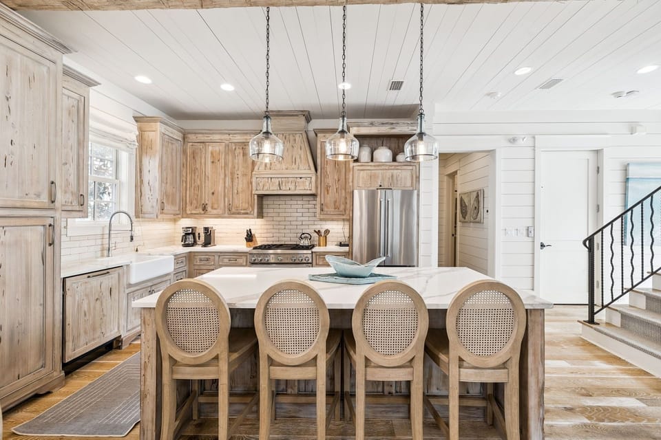 House, 5 Bedrooms | Private kitchen | Fridge, oven, coffee/tea maker, toaster
