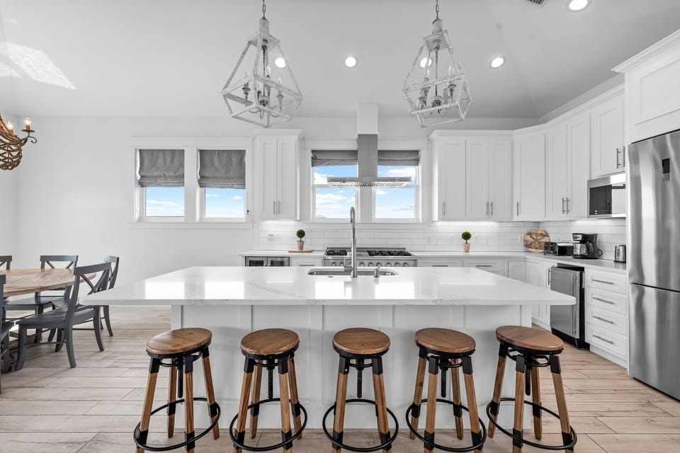 House, 5 Bedrooms | Private kitchen | Fridge, oven, coffee/tea maker, toaster