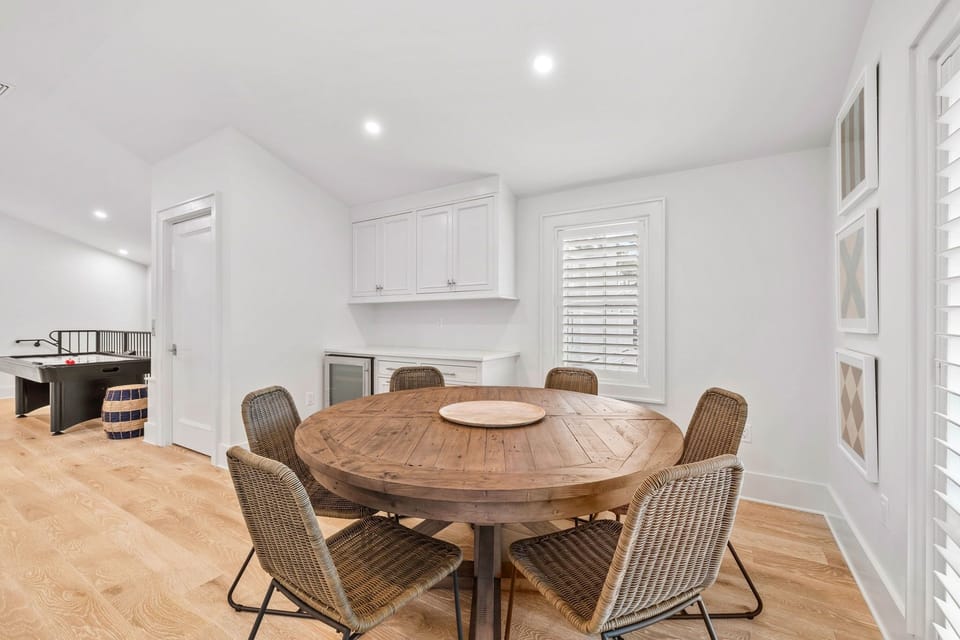 House, 6 Bedrooms | Dining