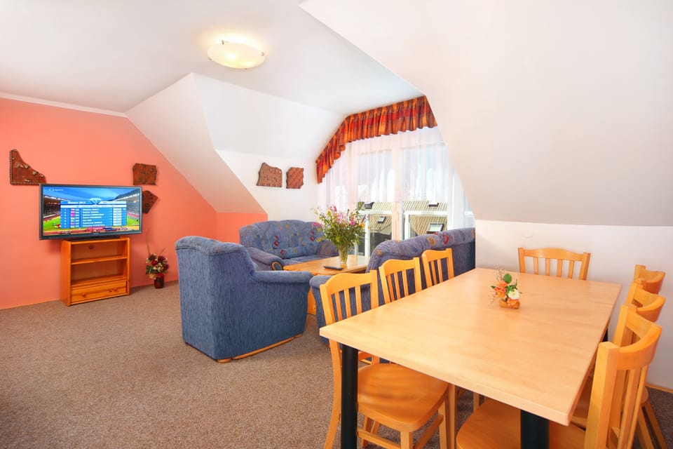Deluxe Duplex | In-room dining