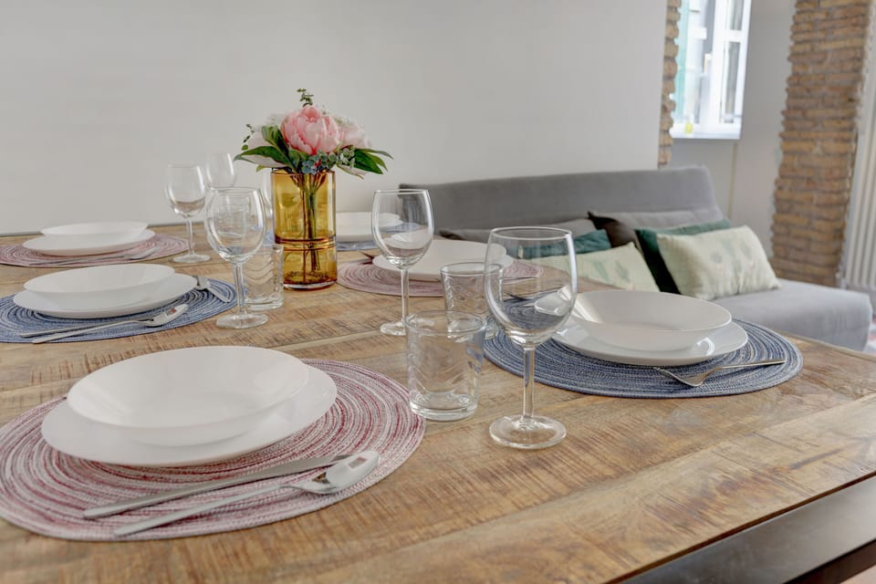 Deluxe Apartment | In-room dining