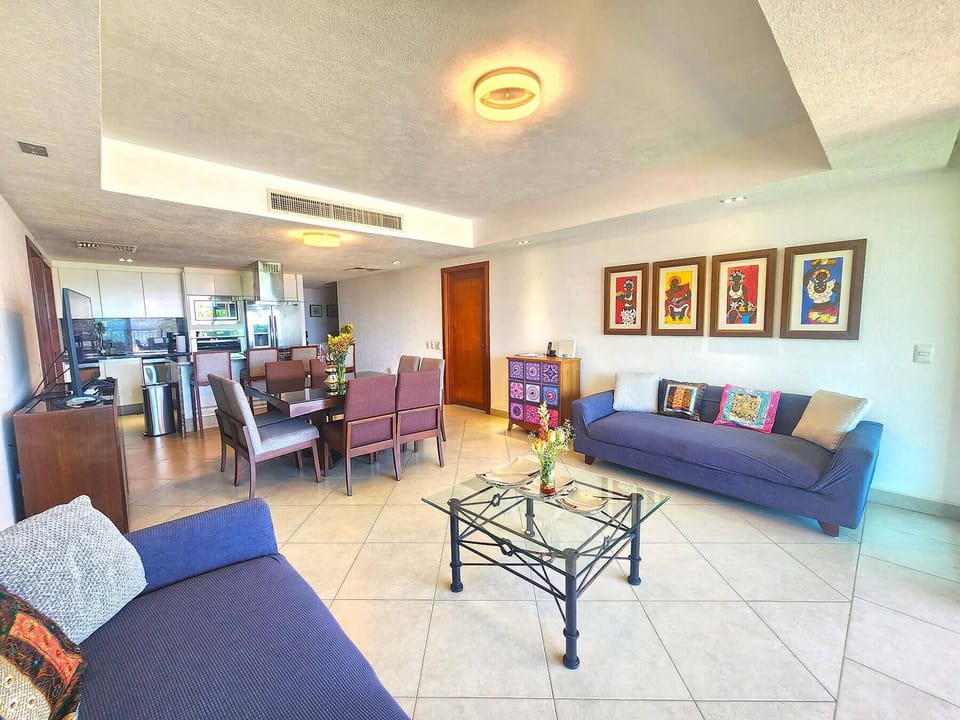 Deluxe Condo | Living area