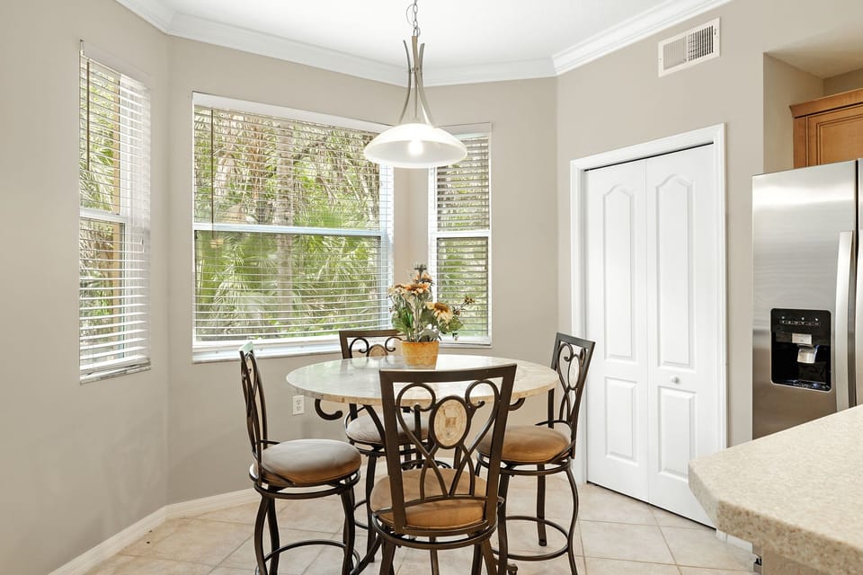 Condo (2 Bedrooms) | Property amenity