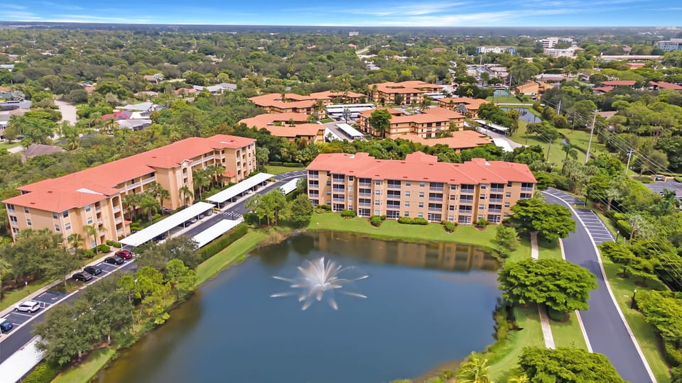 Condo (2 Bedrooms) | Property amenity