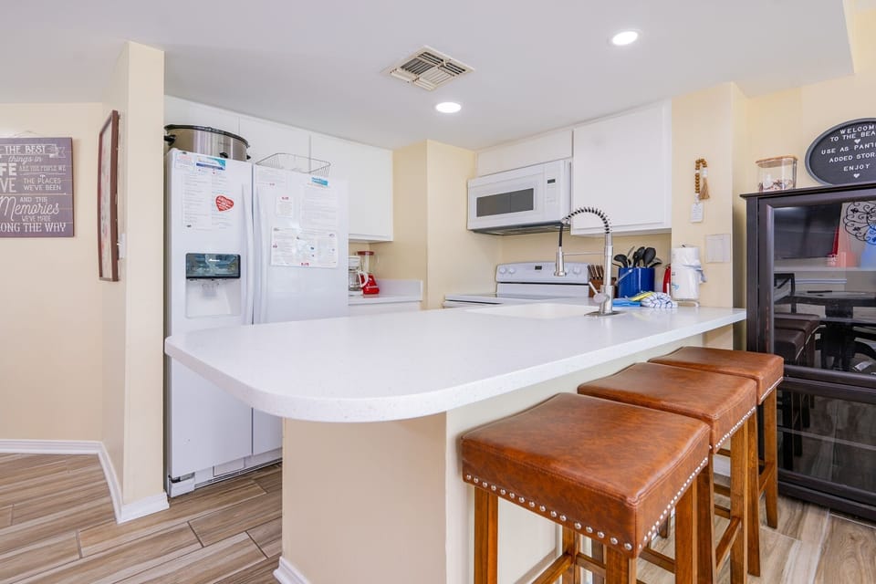 Condo, 2 Bedrooms | Private kitchen | Coffee/tea maker, fridge, oven