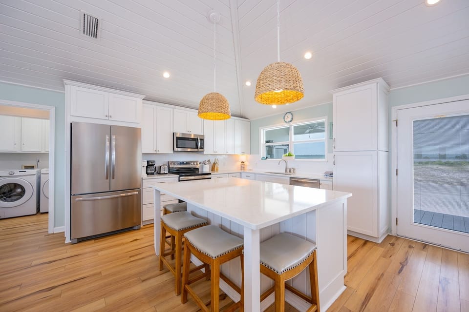 House, 4 Bedrooms | Private kitchen | Coffee/tea maker, fridge, oven