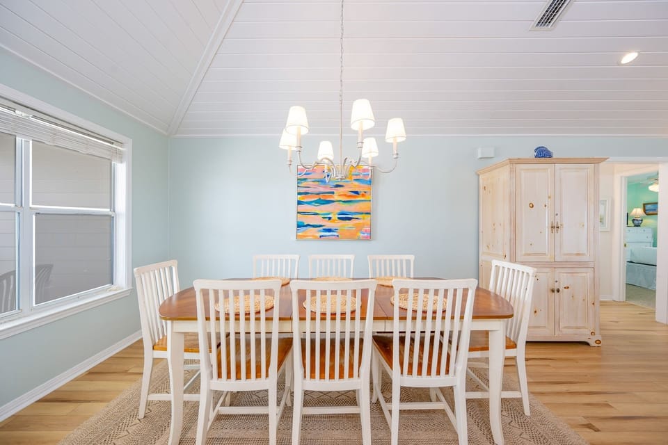 House, 4 Bedrooms | Dining