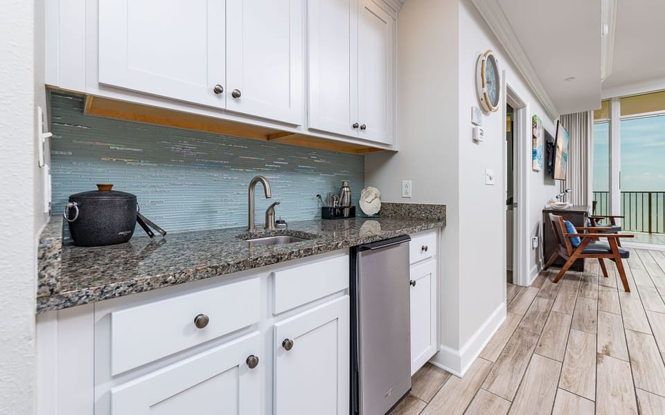 Condo, 3 Bedrooms | Private kitchen | Coffee/tea maker, fridge, oven