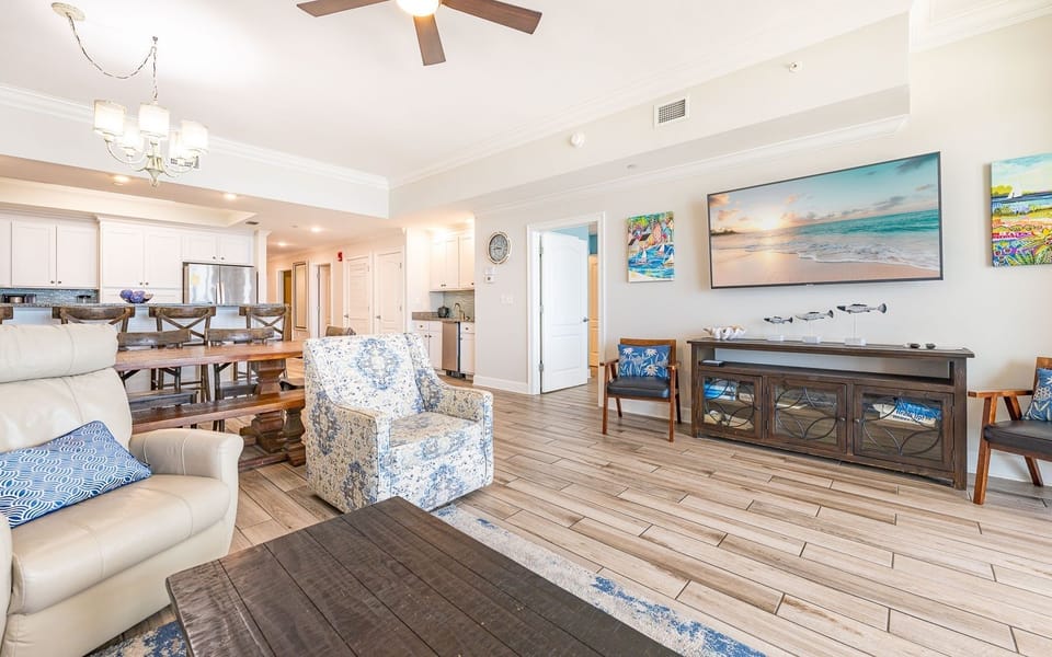 Condo, 3 Bedrooms | Living area