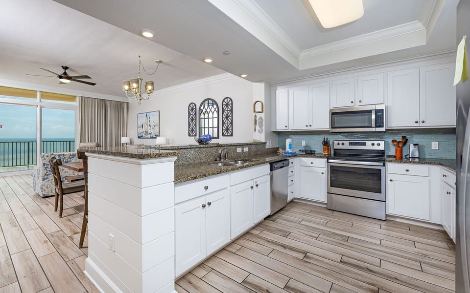 Condo, 3 Bedrooms | Private kitchen | Coffee/tea maker, fridge, oven