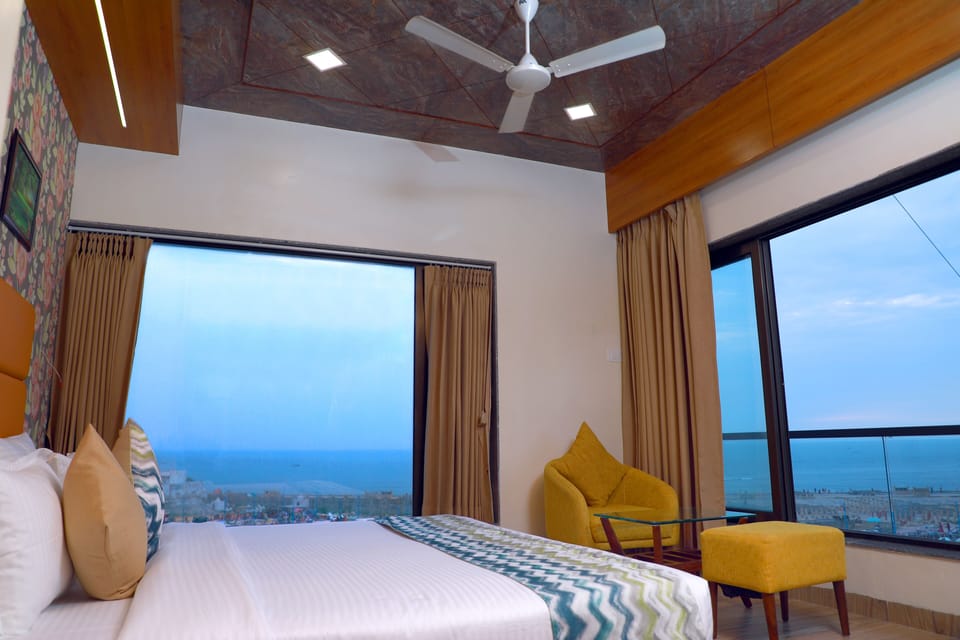 Sea View Suite Room | Minibar, individually furnished, desk, soundproofing