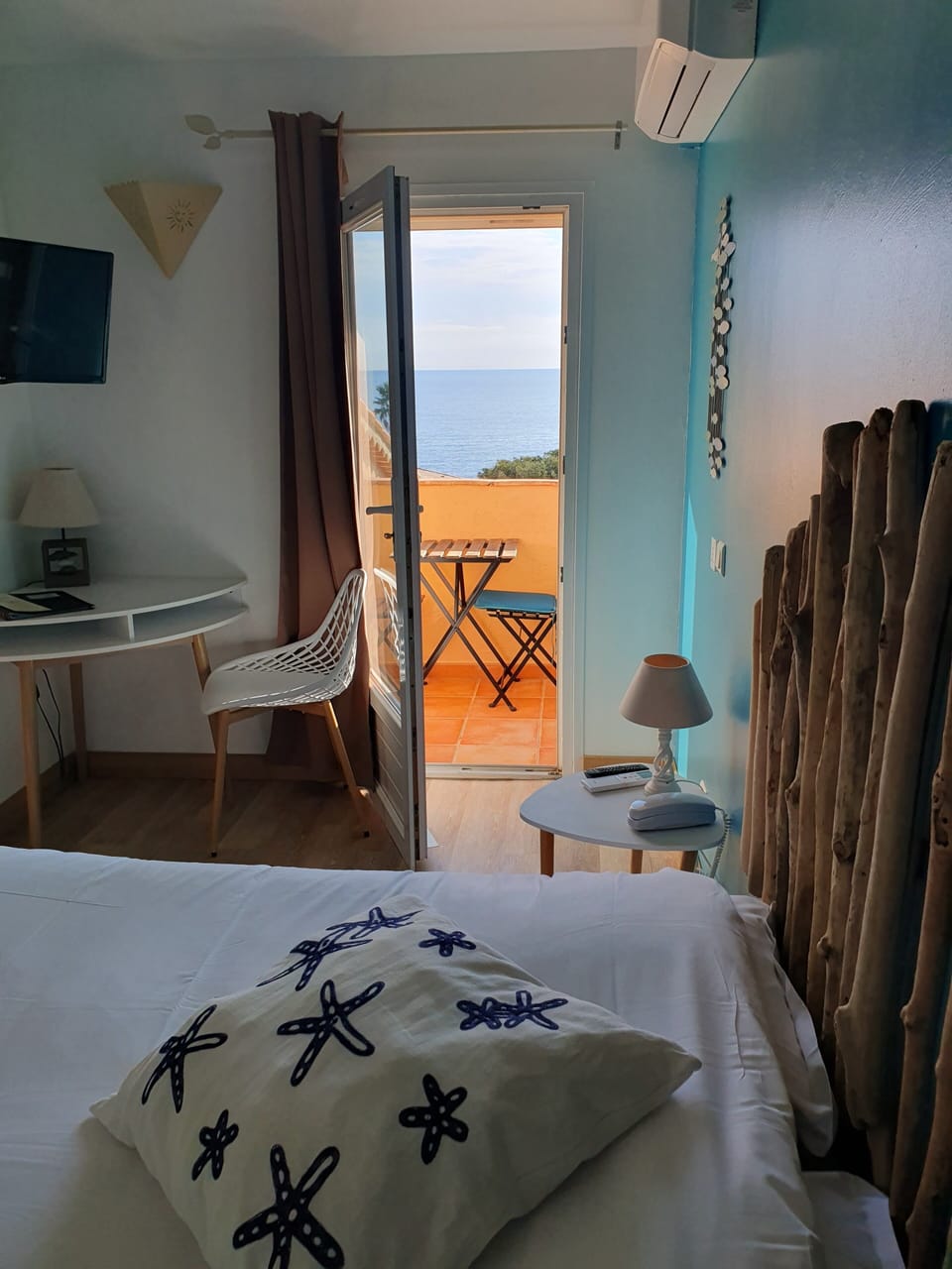 Panoramic Room | Balcony view