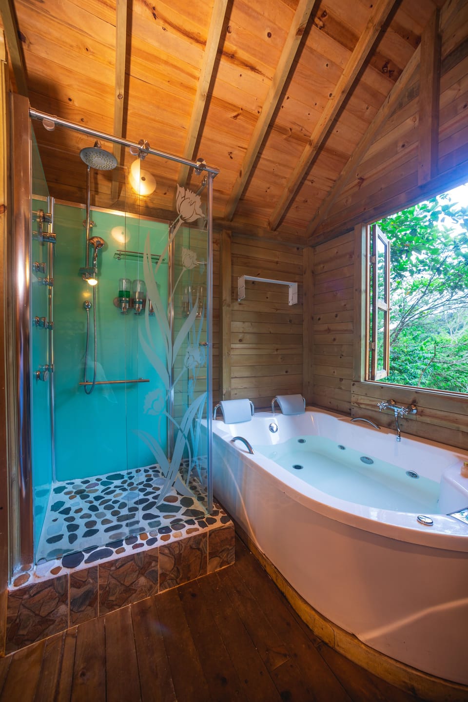 Luxury Cabin, Multiple Beds, Hot Tub, Lake View | Bathroom | Free toiletries, hair dryer, slippers, towels