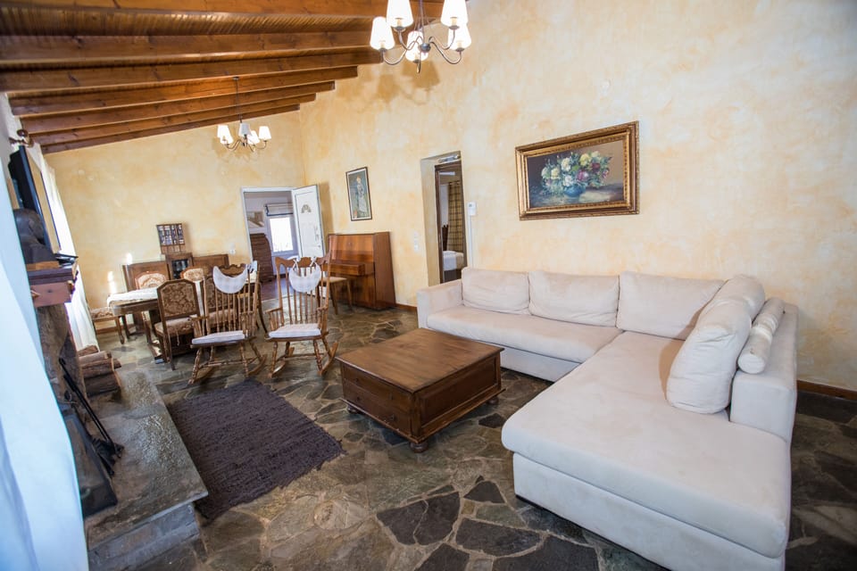 Traditional Bungalow | Living area | 37-inch Smart TV with digital channels, TV, fireplace